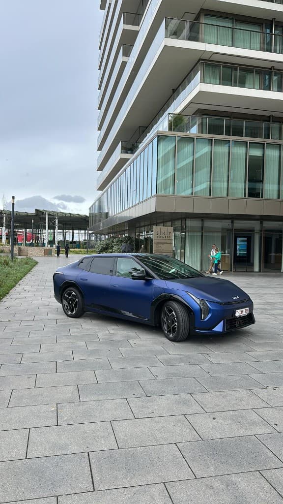 Kia EV4 HM-Taxi, schuin vooraanzicht